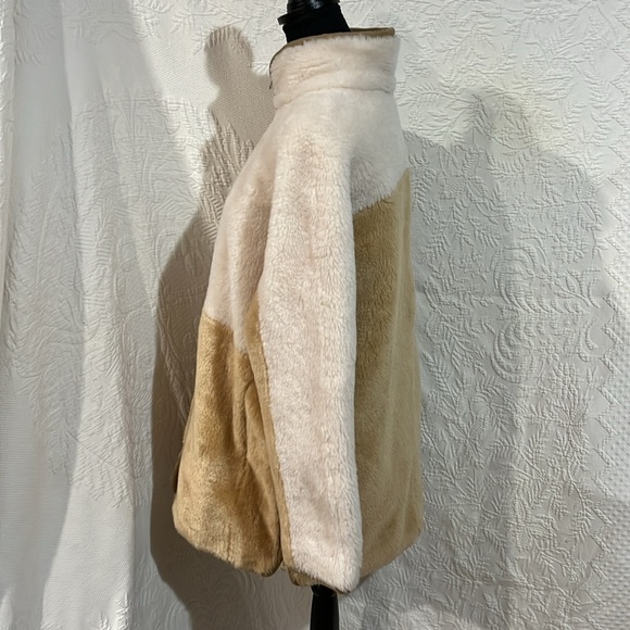 J Crew Sherpa two tone cream and tan jacket. Size small. - Picture 7 of 16